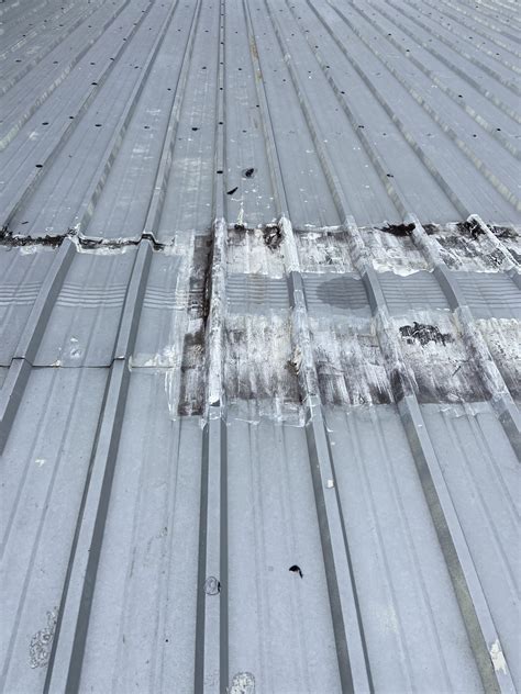 Metal Roof Leaks Around Screws: Causes and。